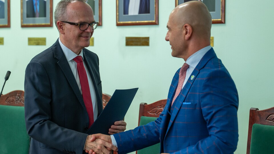 Zawarcie umowy o współpracy pomiędzy WEiF UwB a Instytutem Audytorów Wewnętrznych IIA Polska