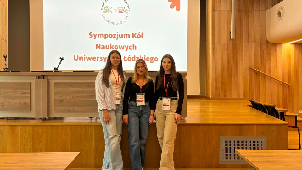 Przedstawicielki Studenckiego Koła Inwestycyjnego „Free Market Union” na Sympozjum Kół Naukowych Uniwersytetu Łódzkiego