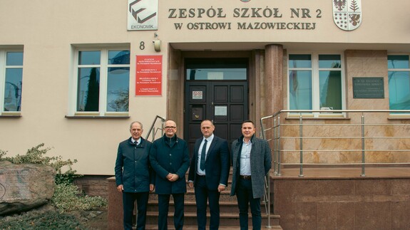 Nawiązanie współpracy między WEiF UwB a Zespołem Szkół nr 2 w Ostrowi Mazowieckiej
